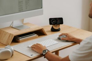 Zagraniczny pracodawca, a zwolnienie lekarskie online. Co trzeba wiedzieć?