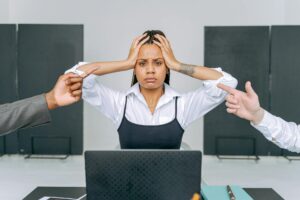 Zwolnienie lekarskie przy wypaleniu zawodowym – co&nbsp;warto wiedzieć?
