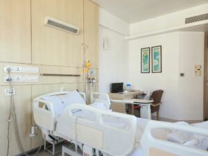 L4 online po&nbsp;hospitalizacji – jak wygląda kontynuacja zwolnienia lekarskiego